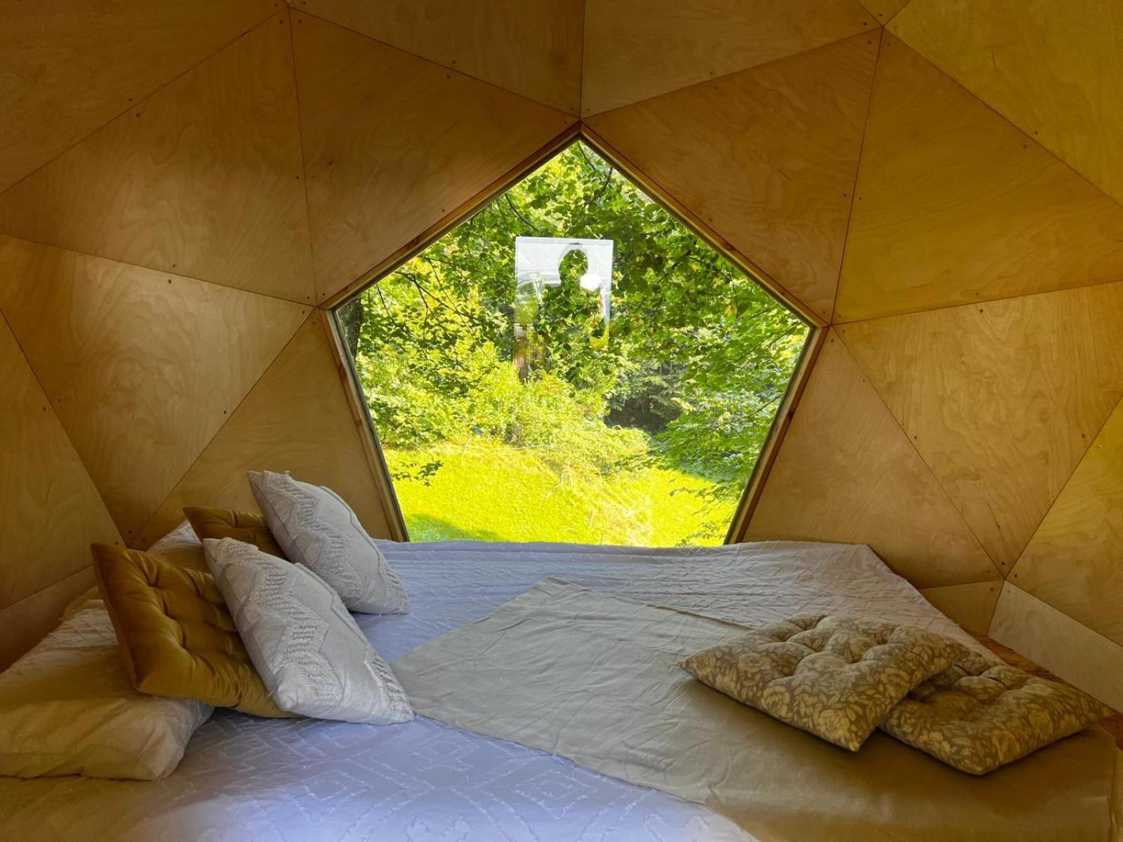 T'Glamp Bee House Hotel Rovte Exterior photo